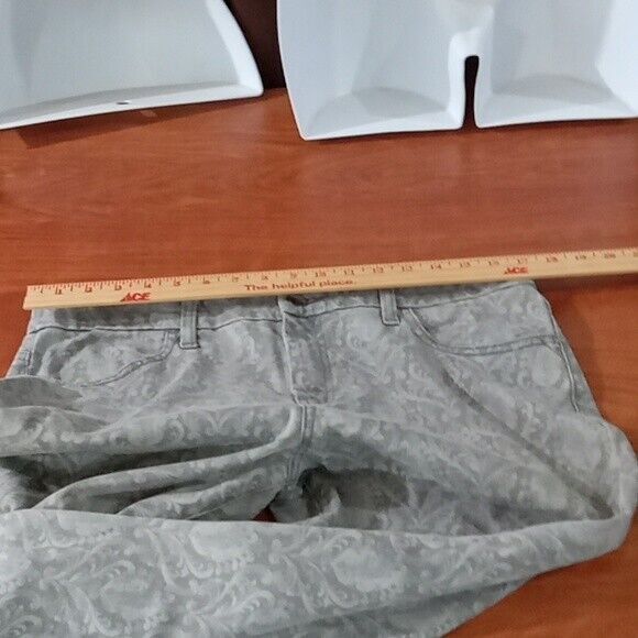 Chicos womens size 8 girlfriend slim leg ankle jeans Waist 34 Inseam 26.5 - Picture 12 of 13